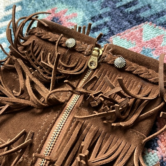 5-layer fringe Minnetonka boots - Picture 2 of 5